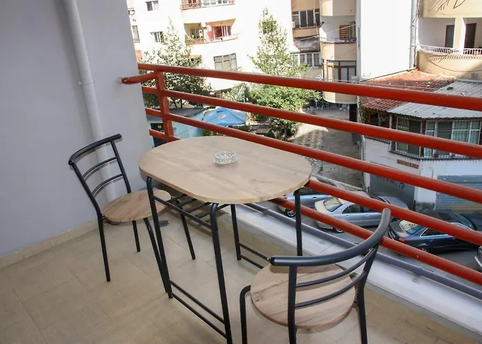 Roza\'S Apartment Tirana Center